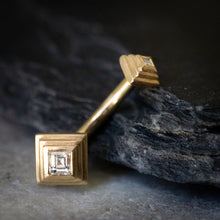 Load image into Gallery viewer, Ziggurat Navel Curve