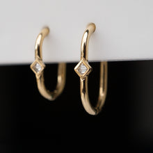 Load image into Gallery viewer, Seamless Reverse Set Princess Diamond Oval Clicker