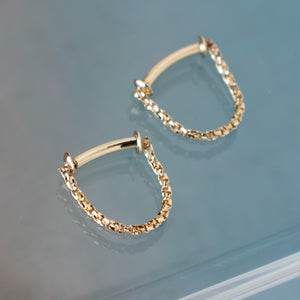 Just A Peek Chain Ring