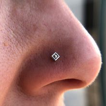 Load image into Gallery viewer, Fancy Square Nostril Screw