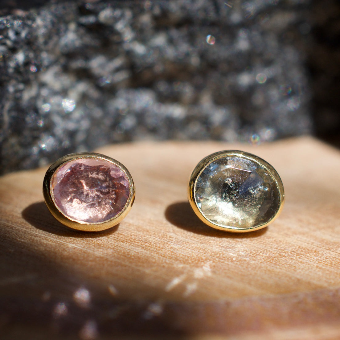 Faceted Bezel Set Sapphire Pin End