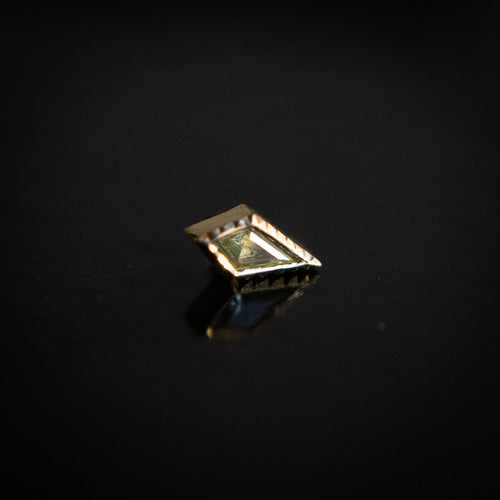 Kite Threaded End with Sapphire