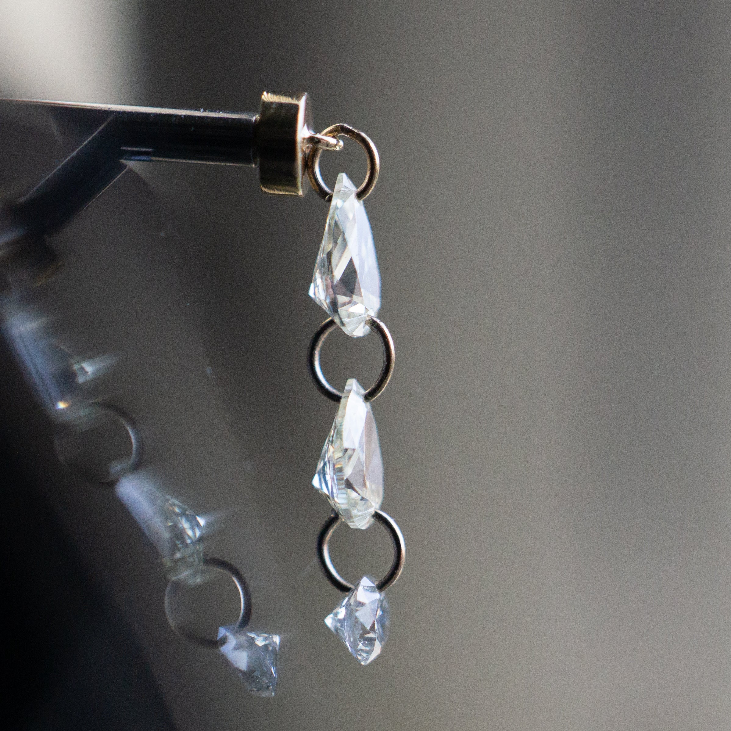 Sora Floating Diamond Threaded End - Pear + Round