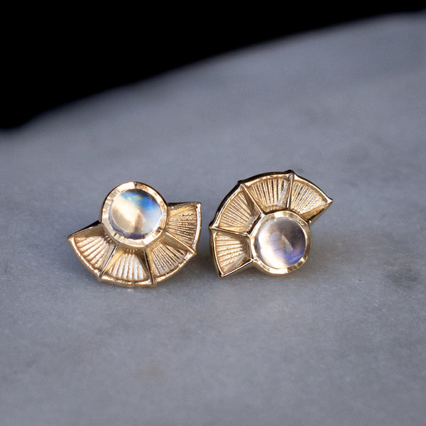 Guide Rainbow Moonstone Pin End