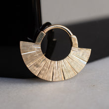 Load image into Gallery viewer, The Tiles Engraved Hinged Ring