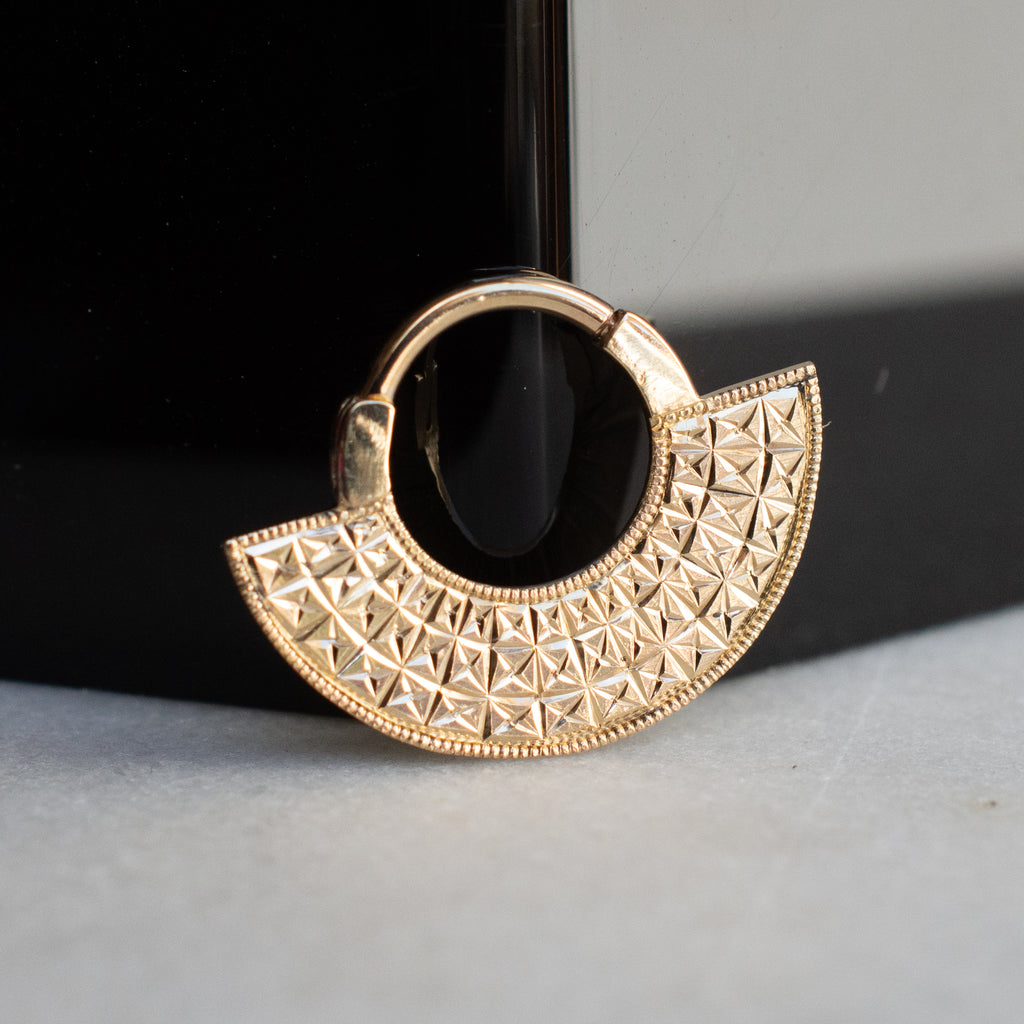 The Tiles Engraved Hinged Ring