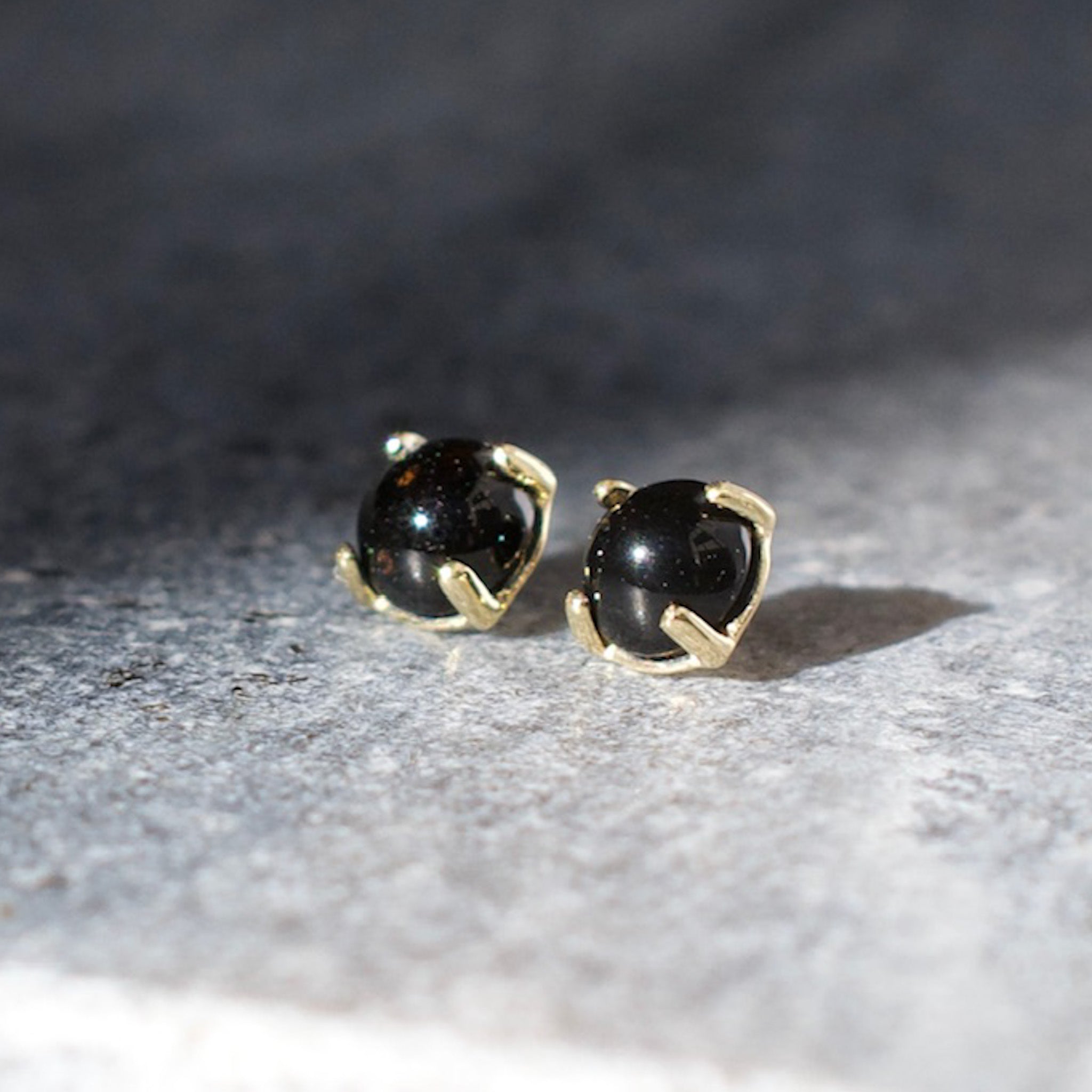 Ziana 4-prong Cabochon Threaded End