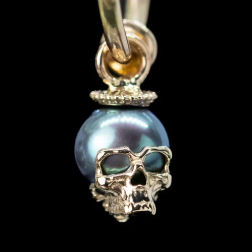 Petit Black Pearl Skull Relic Charm