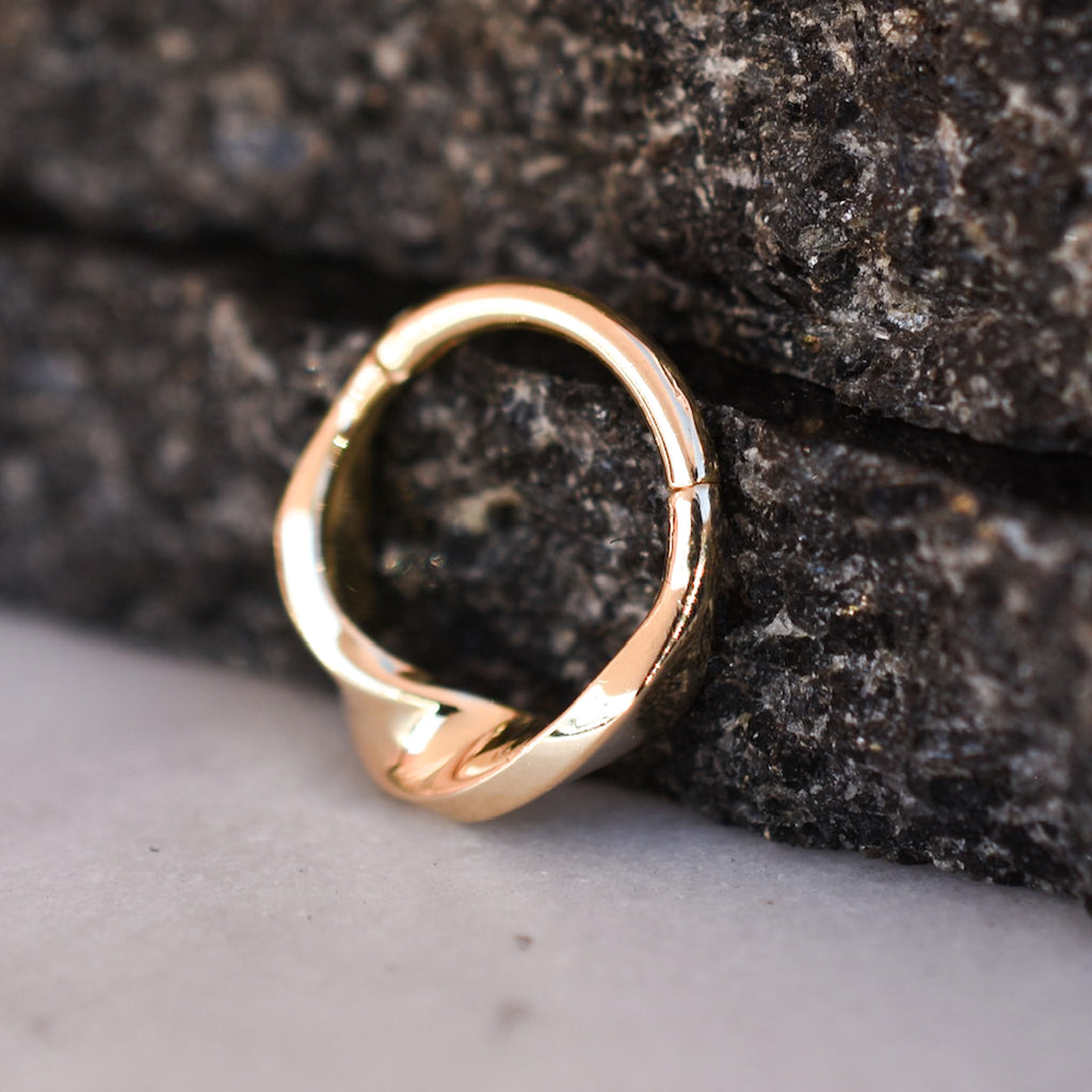 London Hinged Ring