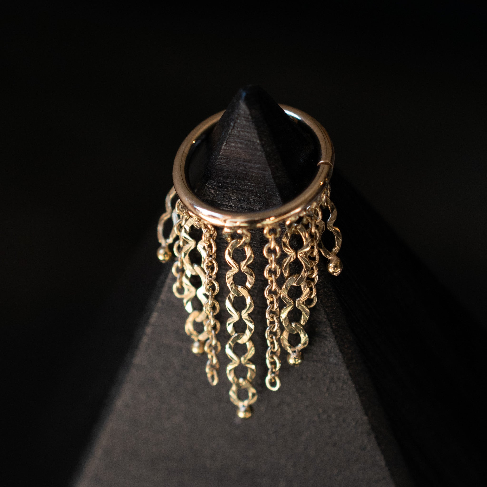 Hyades Hinged Ring