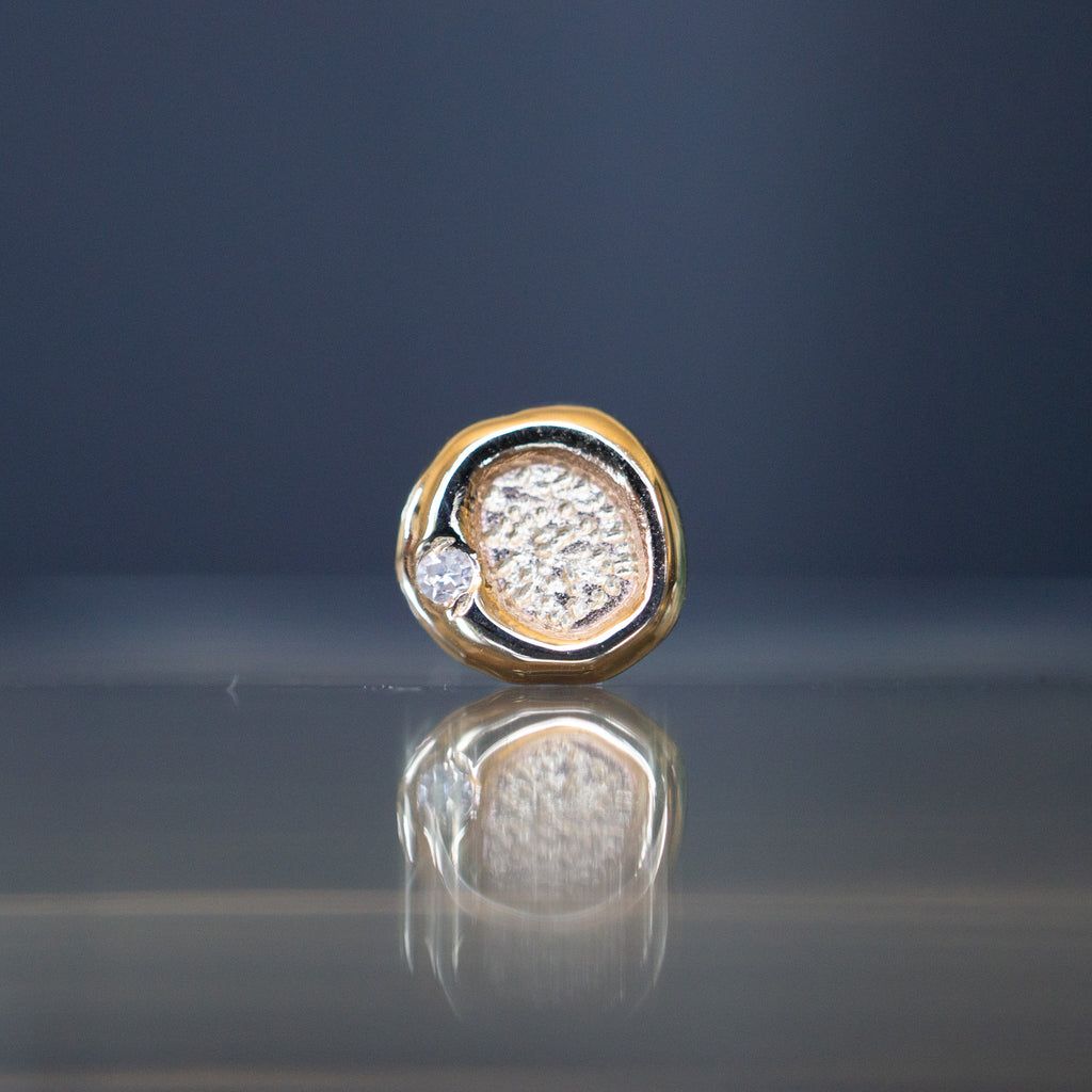 Textured Circle Threaded End