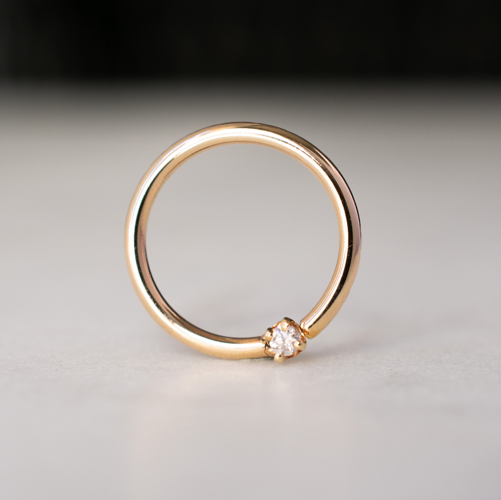Forward-facing Diamond Fixed Prong Ring