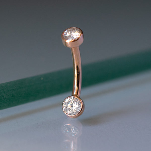 Bezel Navel Curve with White Diamonds
