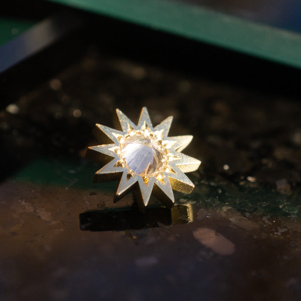 Inverted Diamond Spur Threaded End