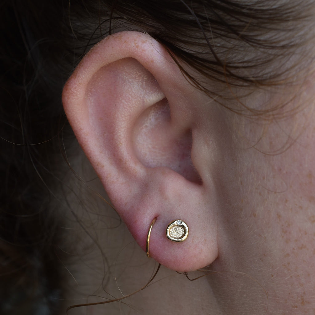 Textured Circle Threaded End