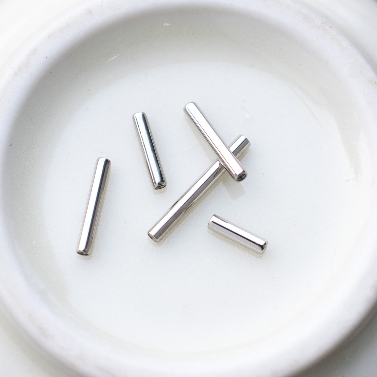 Straight Barbell Post (16g) – Somatic Body Piercing