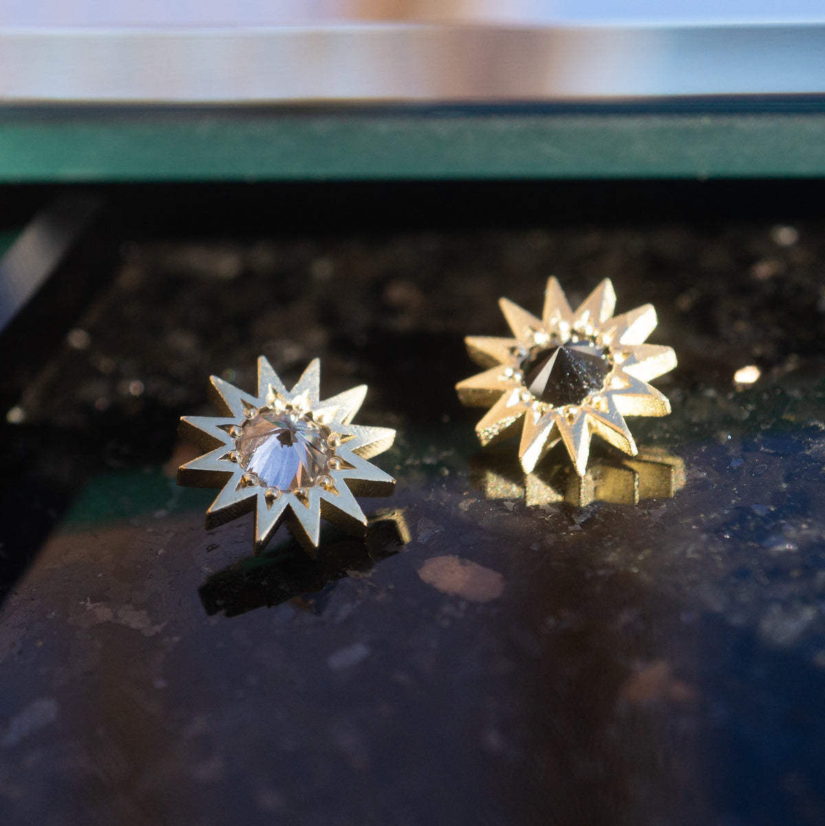 Inverted Diamond Spur Threaded End