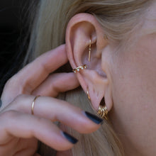 Load image into Gallery viewer, Diamond Crown Ear Cuff