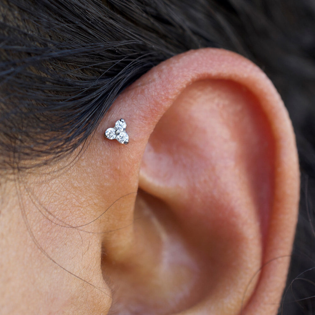 Ménage à Trois Prong-set Faceted Gem Threaded End